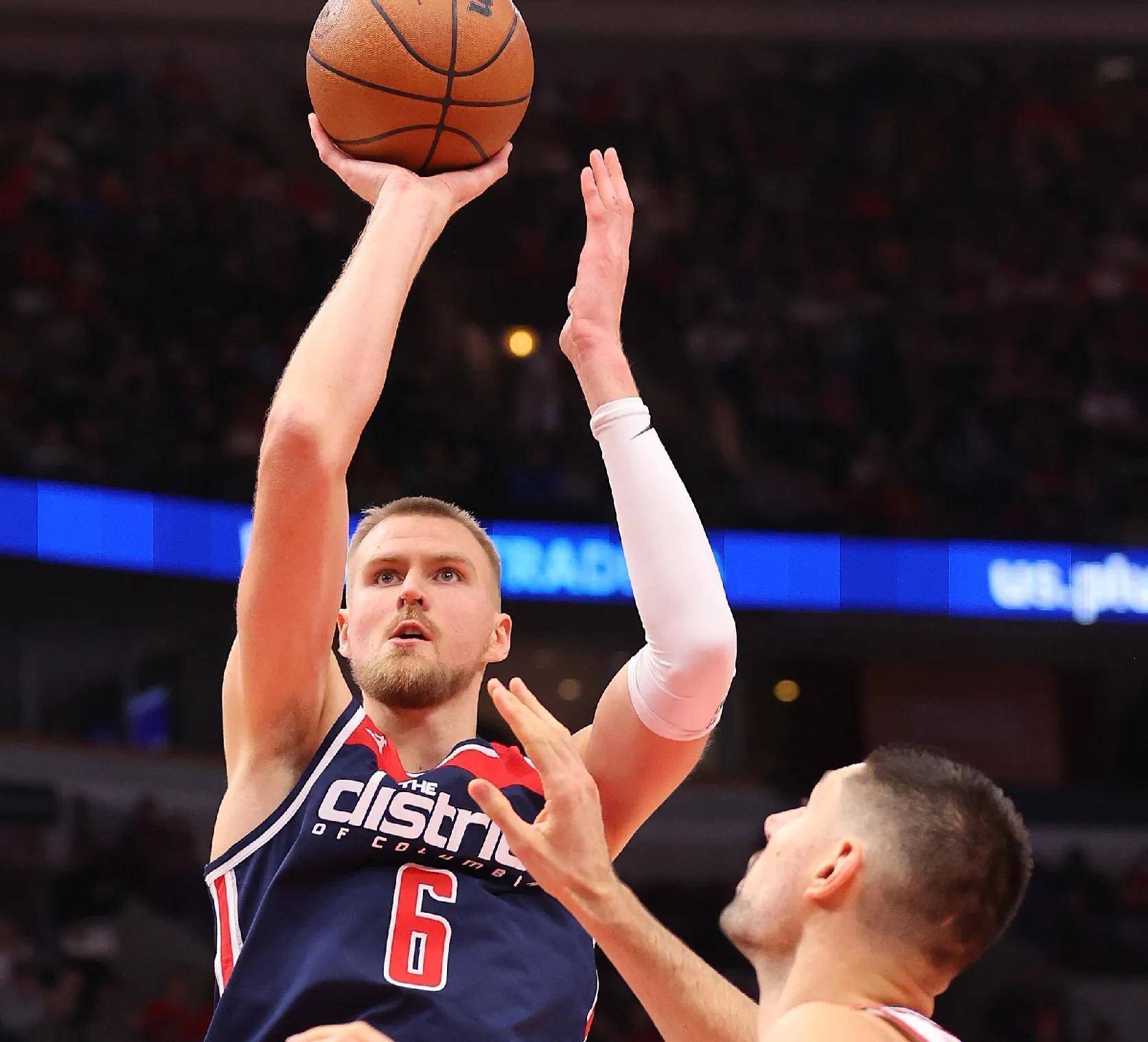 勇士爆冷国王，波尔津吉斯完成帽子戏法