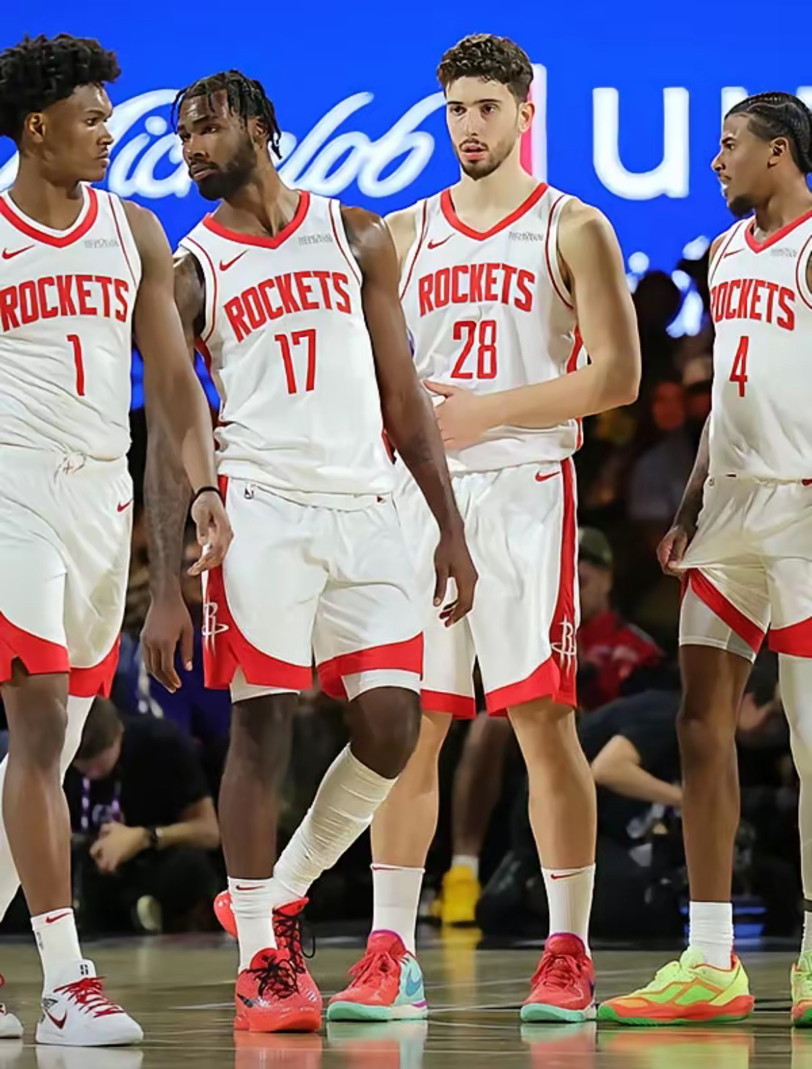 关于山东队逆转火箭,霍勒迪状态火热的信息 关于山东队逆转火箭,霍勒迪状态火热的信息