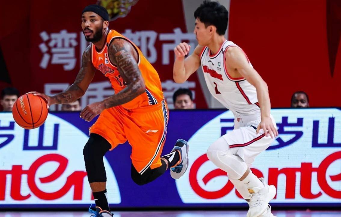 新疆队翻盘深圳队,浓眉哥点燃赛场 新疆队翻盘深圳队,浓眉哥点燃赛场