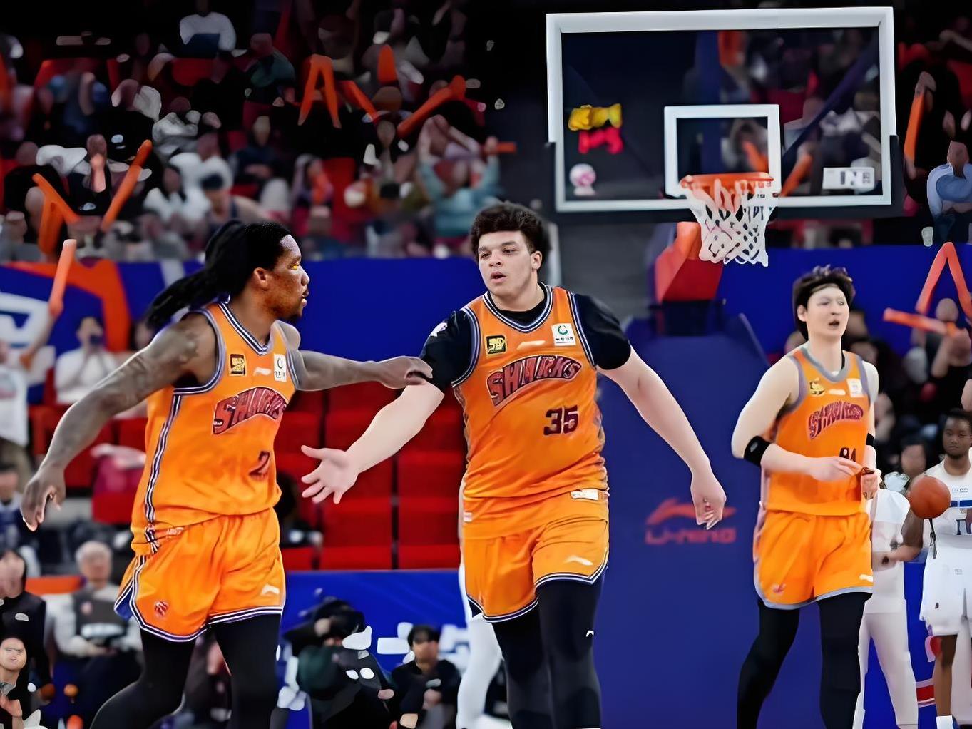 浙江队完胜凯尔特人，范弗利特统治全场