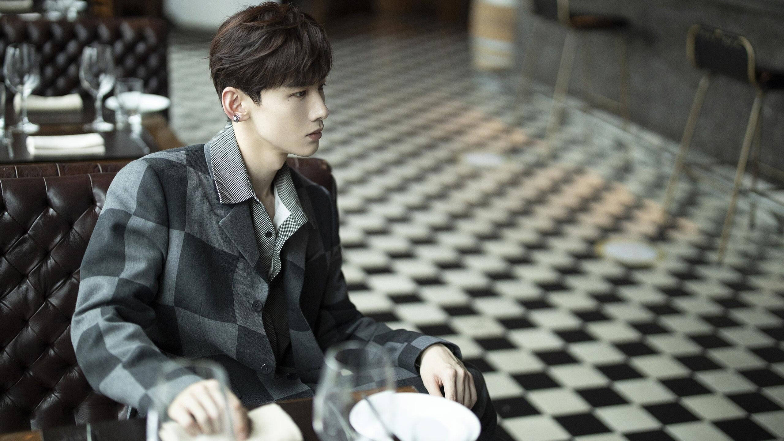 爱游戏-时代对决，年终总决赛何以碾压拉沃尔杯？纳达尔用脊梁扛起欧洲舰队的背后真相