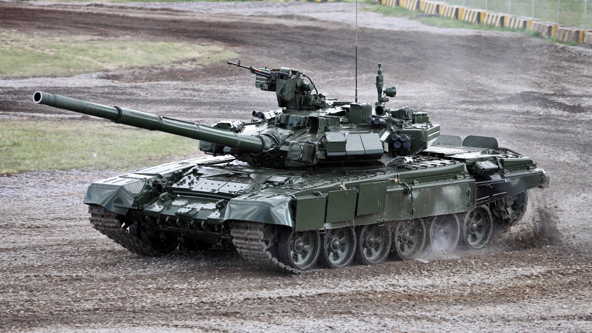 篮球无国界，当深圳队遇上魔术队，克莱在东方之夜完成三分里程碑