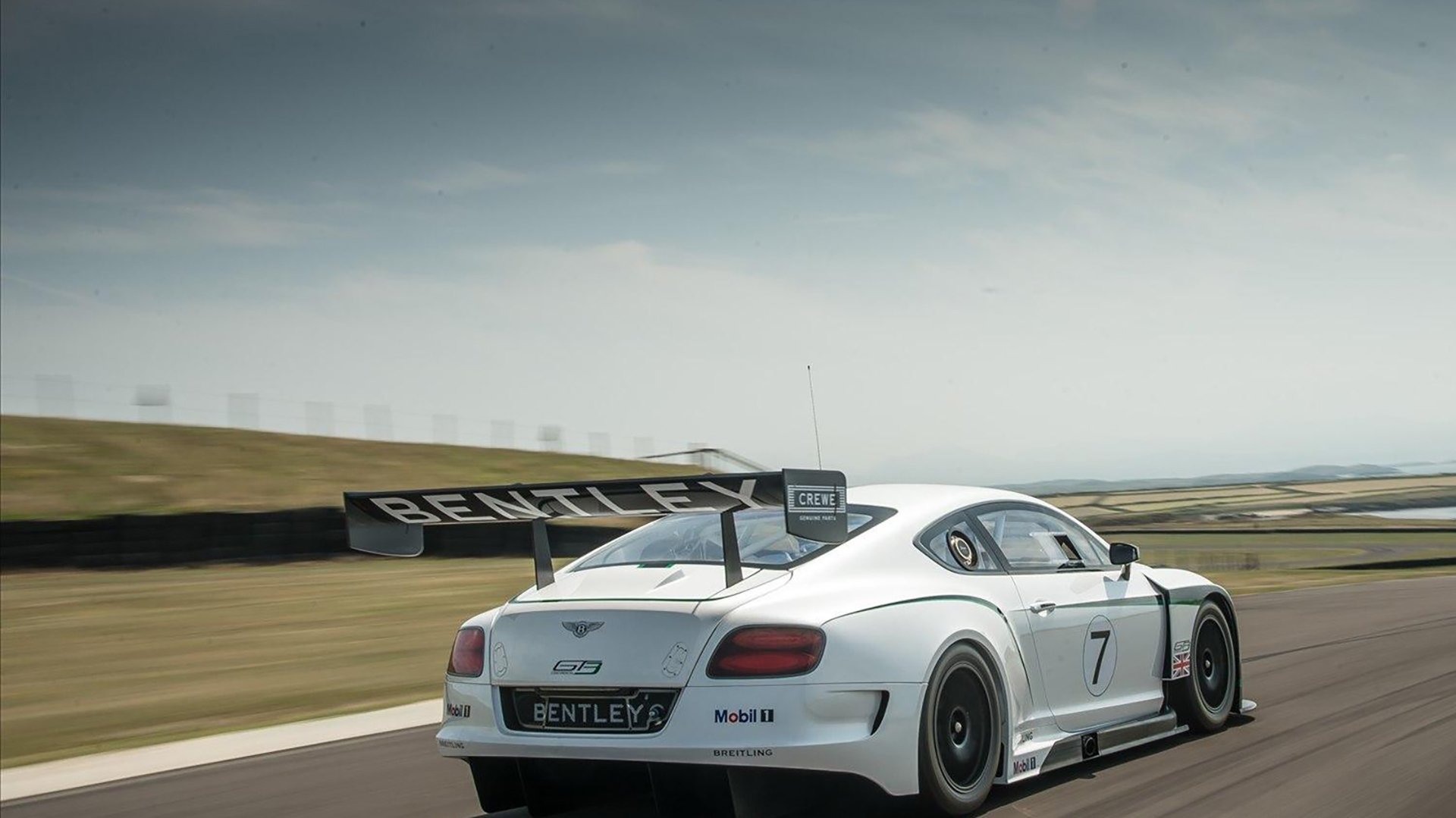 黄金伤口，那个用疤痕丈量球场的男人，如何一瘸一拐地改写了美韩之战