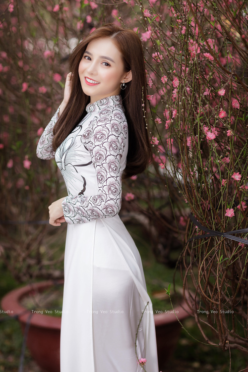 重铸中场王权,德布劳内爆发引领新西兰,以古典骑士之姿强势拿下现代红牛